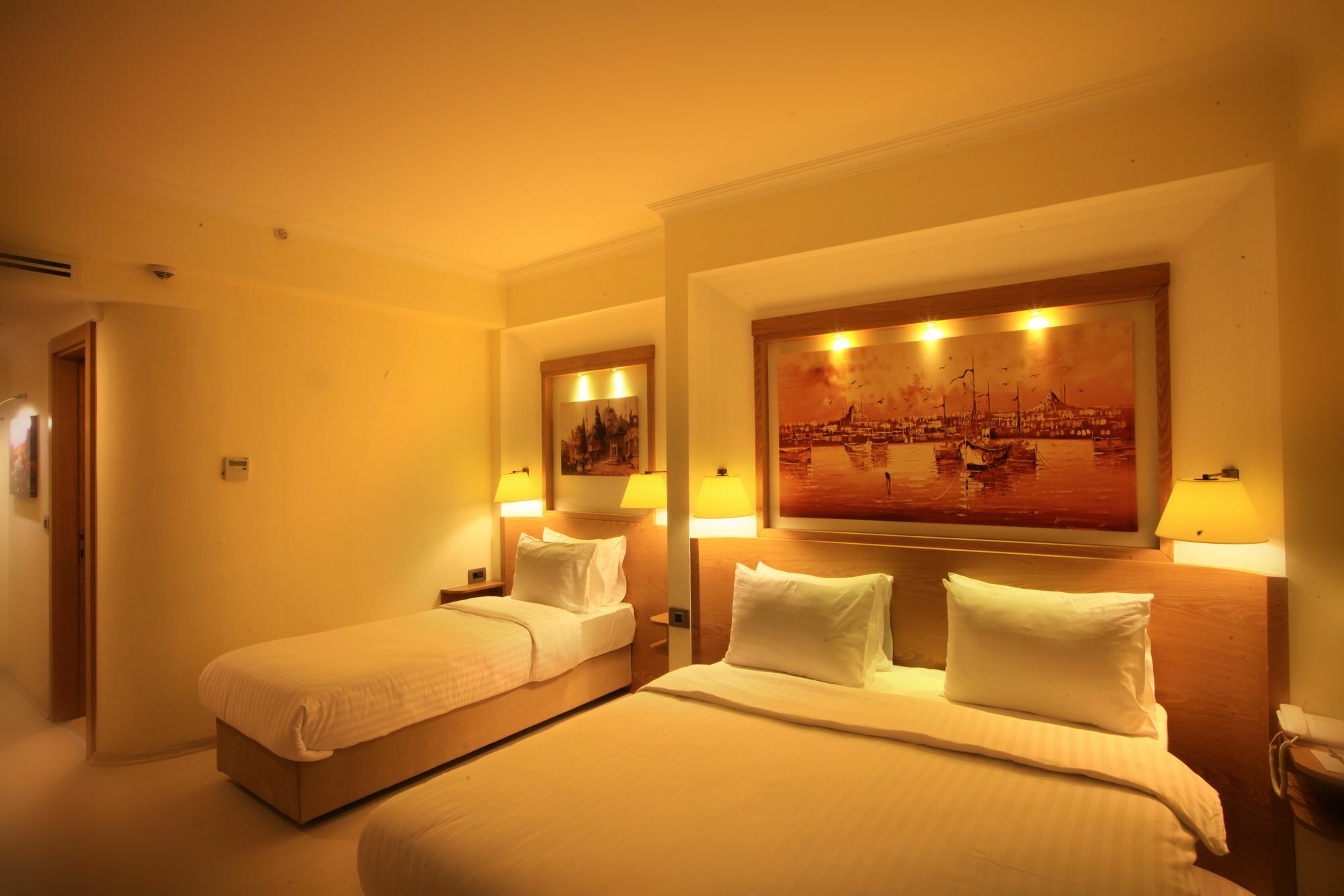 Beyoglu Mls Bed & Breakfast 3*